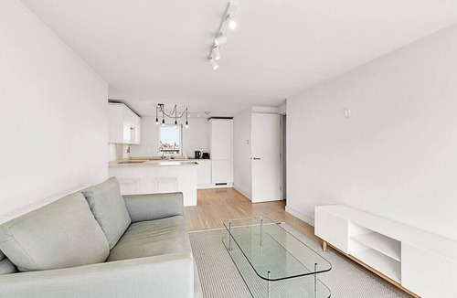 Churchill Apartment | 2-Bed, 2-Bath Third Floor Flat