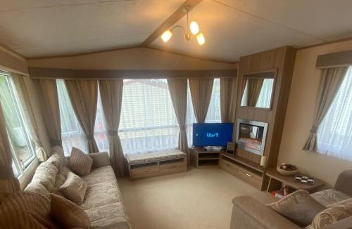 Carnforth House | 2 Bed Caravan-Sleeps 6-Pet Friendly