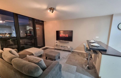 Castlefield Apartment | 2 Bed Castlefield Flat Canalside