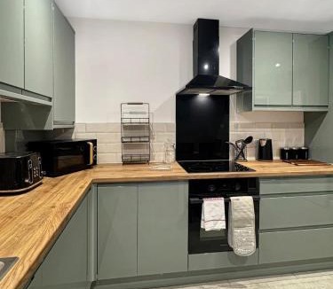 Grantham Apartment | 2 Bed Central Grantham Sleeps 4 Amaya18 free parking free gym access
