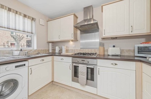 Doncaster House | 2 Bed Home in central Doncaster location!