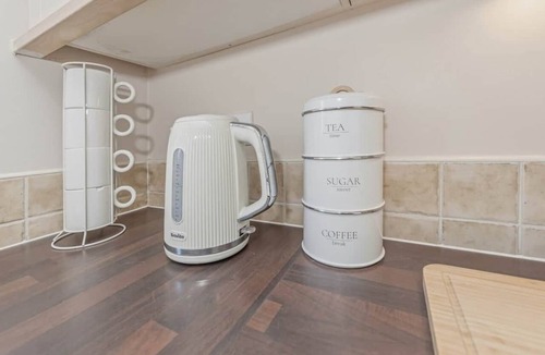 Doncaster House | 2 Bed Home in central Doncaster location!