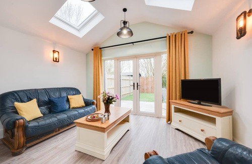 Beccles Cottage | 2 Bed in Aldeby (oc-2wca)