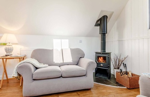 Ashton Under Hill Ski Chalet | 2 Bed in Ashton -under- Hill (oc-41827)