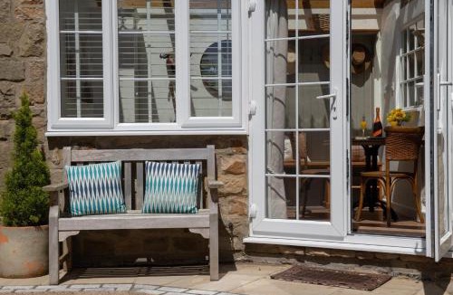 Baslow House | 2 Bed in Baslow oc-h32721