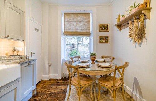 Bath Apartment | 2 Bed in Bath oc-bhr25