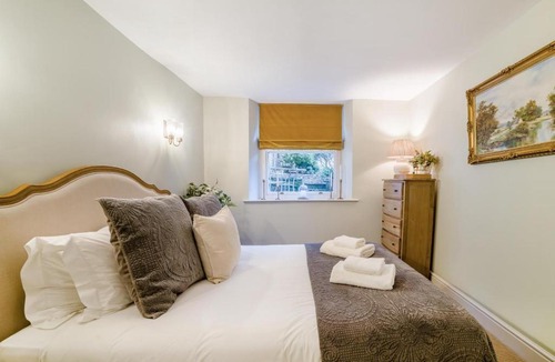 Bath Apartment | 2 Bed in Bath oc-bhr25