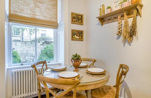 Bath Apartment | 2 Bed in Bath oc-bhr25