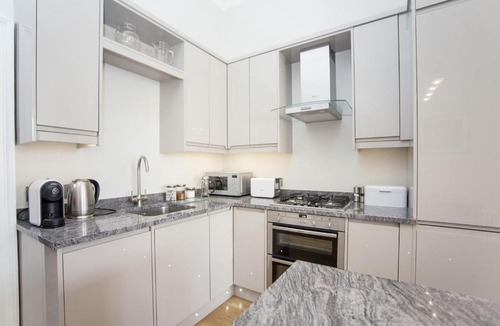Upper Town House | 2 Bed in Bath oc-bhr43