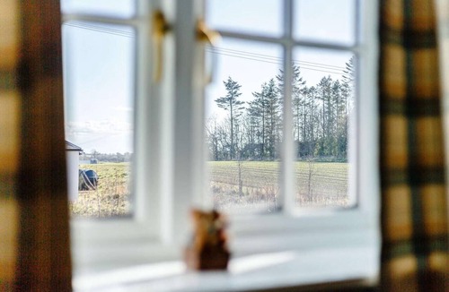 Berwick-upon-Tweed Cottage | 2 Bed in Berwick-upon-tweed (oc-81273)