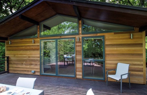 New Forest District Ski Chalet | 2 Bed in Beaulieu (oc-nfl71)