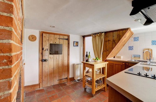 Bodham Cottage | 2 Bed in Bodham (oc-1660)