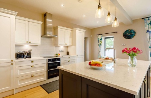 Wing Cottage | 2 Bed in Brampton (oc-88663)