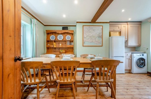 Corfe Castle Village Cottage | 2 Bed in Corfe Castle (oc-g30143)