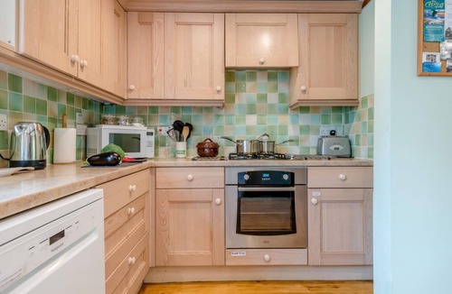 Corfe Castle Village Cottage | 2 Bed in Corfe Castle (oc-g30143)