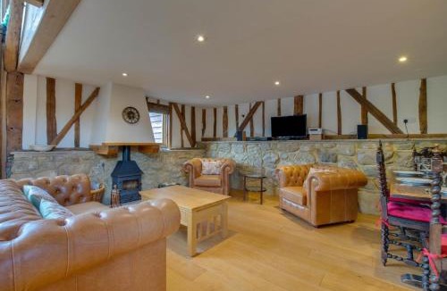Cranbrook House | 2 Bed in Cranbrook oc-cb594