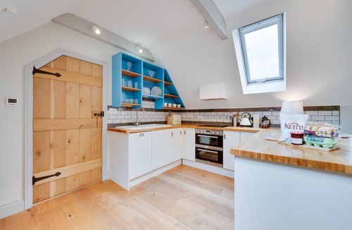 Bury St Edmunds Cottage | 2 Bed in Denham (oc-hob)