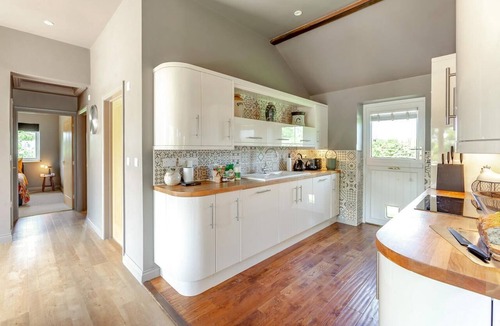 Devizes House | 2 Bed in Devizes (oc-t43754)