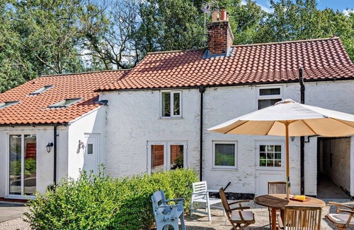 Langtoft Cottage | 2 Bed in Driffield (oc-93141)