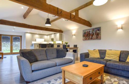 Moreton House | 2 Bed in Gloucester oc-60202