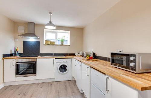 Sudbury House | 2 Bed in Great Waldingfield oc-ac3