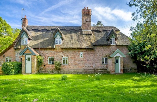 Aldborough Cottage | 2 Bed in Hanworth (oc-h32041)