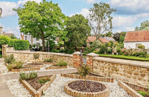 Bishop Monkton House | 2 Bed in Harrogate (oc-92721)