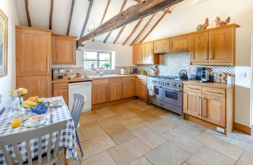 Cowbeech Cottage | 2 Bed in Hellingly (oc-b29393)