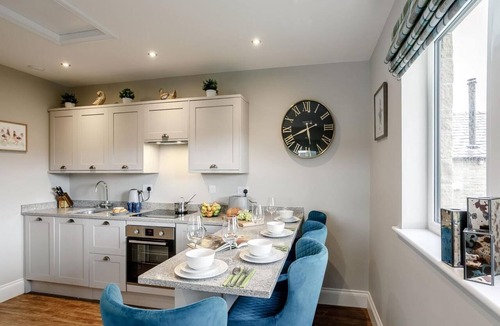 Meltham Apartment | 2 Bed in Holmfirth (oc-82193)