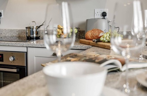 Meltham Apartment | 2 Bed in Holmfirth (oc-82193)