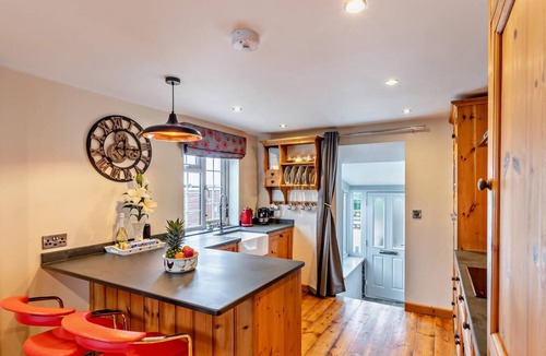 Ilfracombe House | 2 Bed in Ilfracombe (oc-81464)