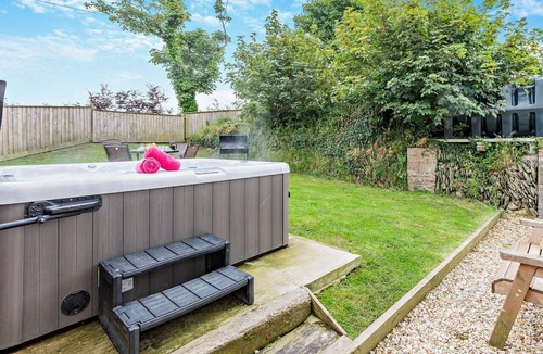 Ilfracombe House | 2 Bed in Ilfracombe (oc-81464)