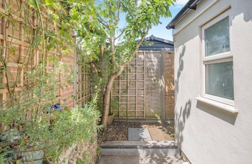 Kessingland Cottage | 2 Bed in Kessingland (oc-b30501)