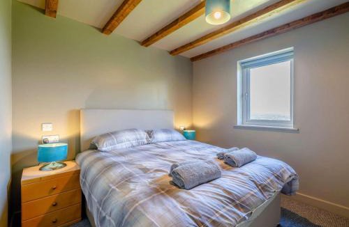 Fourstones Near Bentham Cabin | 2 Bed in Lancaster oc-82857