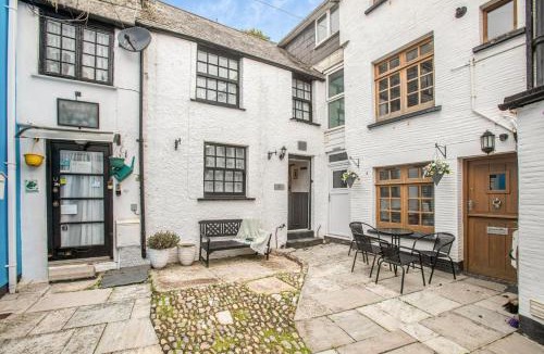 West Looe House | 2 Bed in Looe oc-l10019