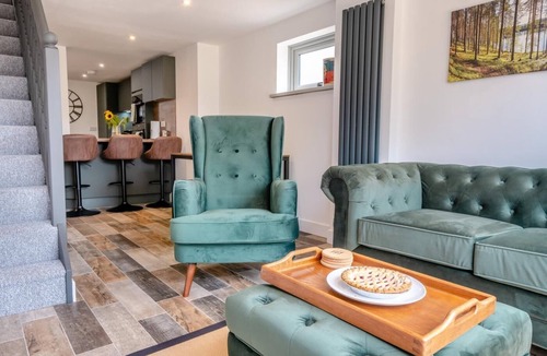 Newport House | 2 Bed in Marks Corner (oc-m32394)