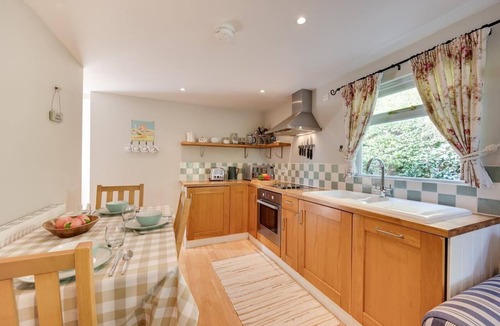 Saxmundham House | 2 Bed in Middleton (oc-gle)