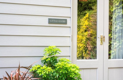 Saxmundham House | 2 Bed in Middleton (oc-gle)