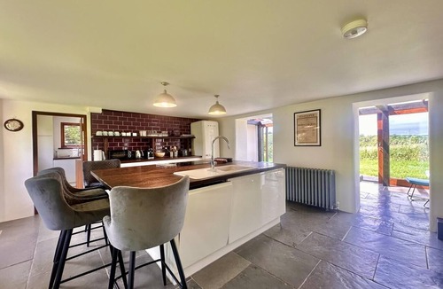 Milton Damerel Cottage | 2 Bed in Milton Damerel (oc-s42659)