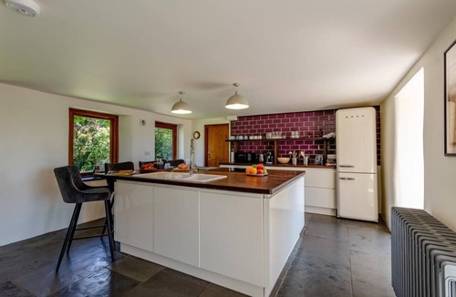 Milton Damerel Cottage | 2 Bed in Milton Damerel (oc-s42659)