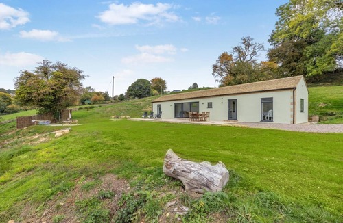 Minchinhampton Cottage | 2 Bed in Minchinhampton (oc-w33358)