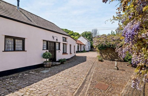 Alcombe Cottage | 2 Bed in Minehead (oc-90925)