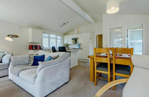 Amroth Cabin | 2 Bed in Narberth oc-91799