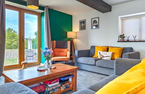 Eckington House | 2 Bed in Pershore oc-83007