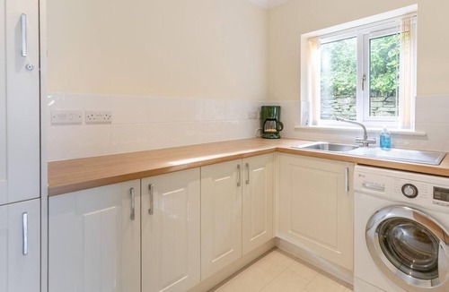 Redruth House | 2 Bed in Redruth (oc-54586)