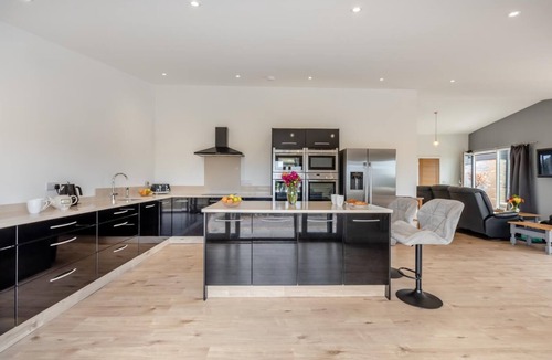 Somerton Cottage | 2 Bed in Somerton (oc-s32606)
