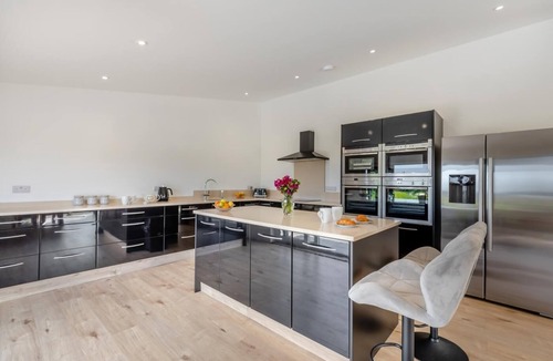 Somerton Cottage | 2 Bed in Somerton (oc-s32606)