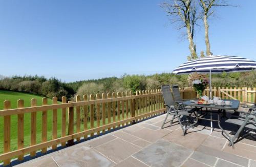 South Molton House | 2 Bed in South Molton oc-88993