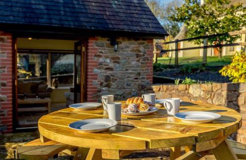 Knowstone House | 2 Bed in South Molton oc-86642