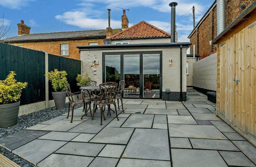 Surfleet Cottage | 2 Bed in Spalding (oc-91528)
